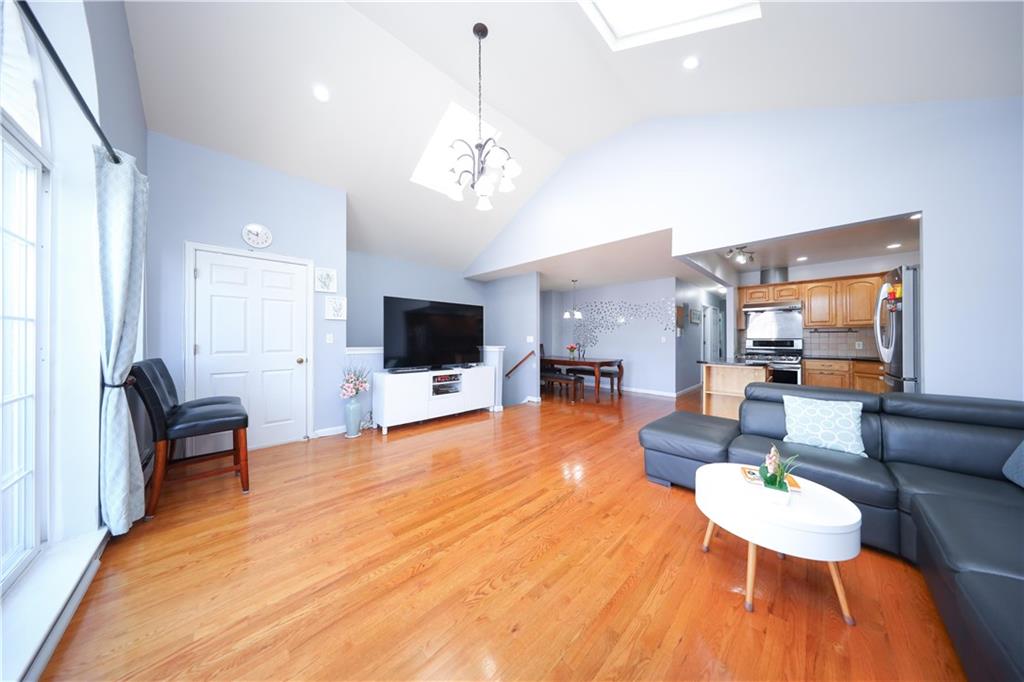 39 Bay 38th Street Bensonhurst Brooklyn NY 11214