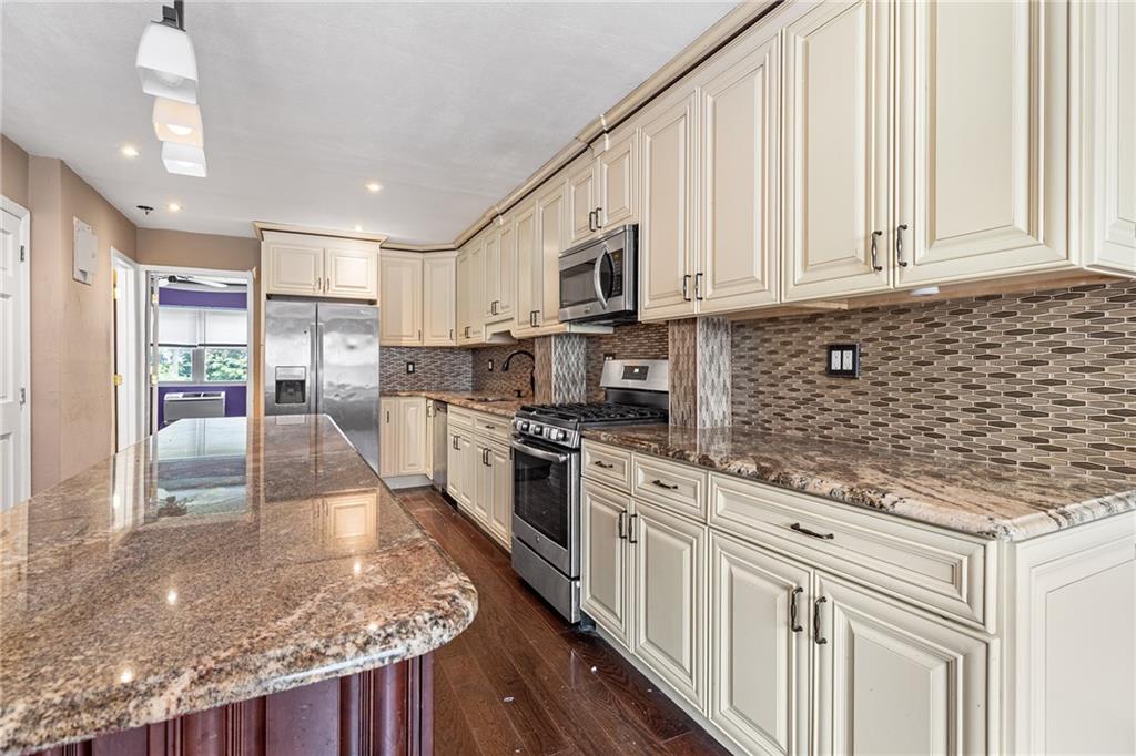 52 Francine Court New Dorp Staten Island NY 10306