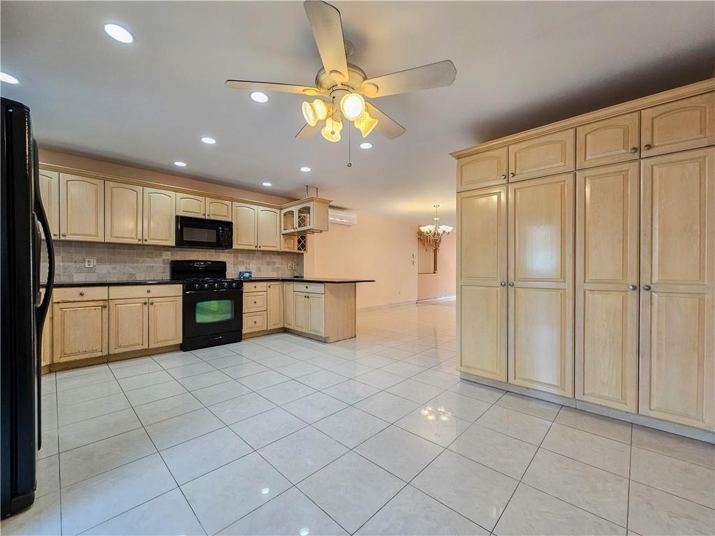 2552 West 17th Street Bensonhurst Brooklyn NY 11214