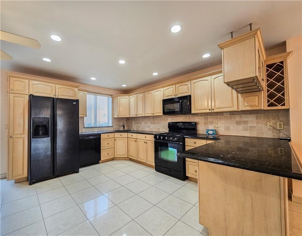2552 West 17th Street Bensonhurst Brooklyn NY 11214