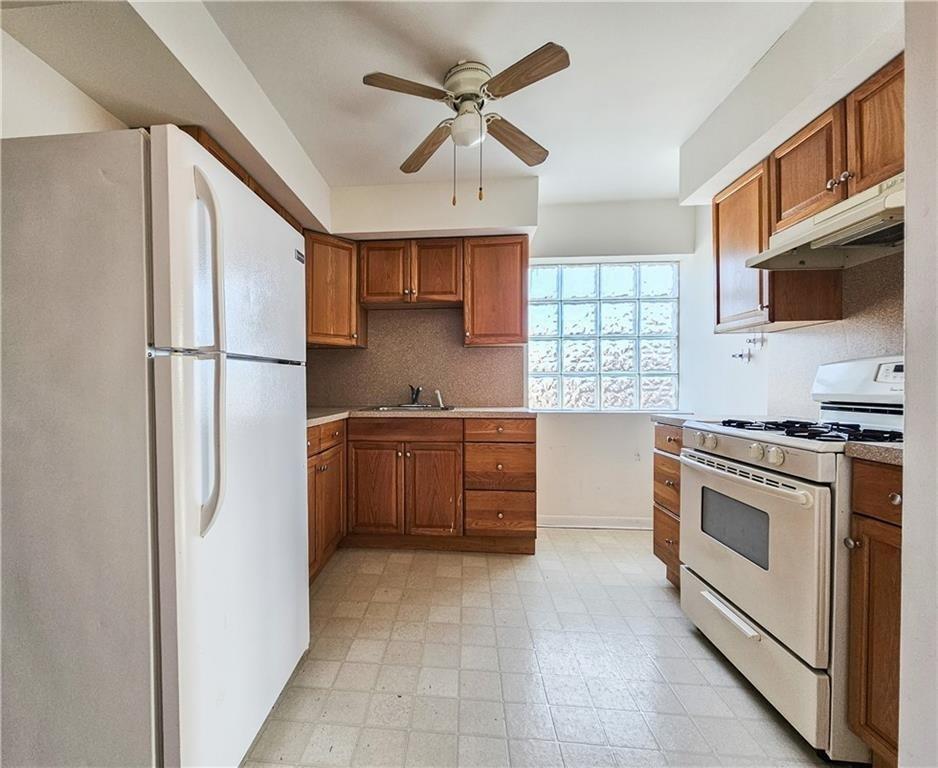 2552 West 17th Street Bensonhurst Brooklyn NY 11214