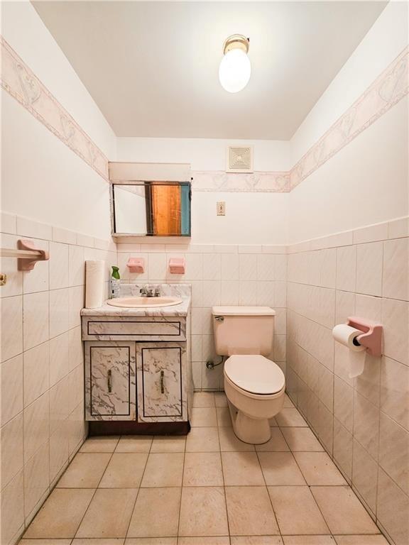 2552 West 17th Street Bensonhurst Brooklyn NY 11214