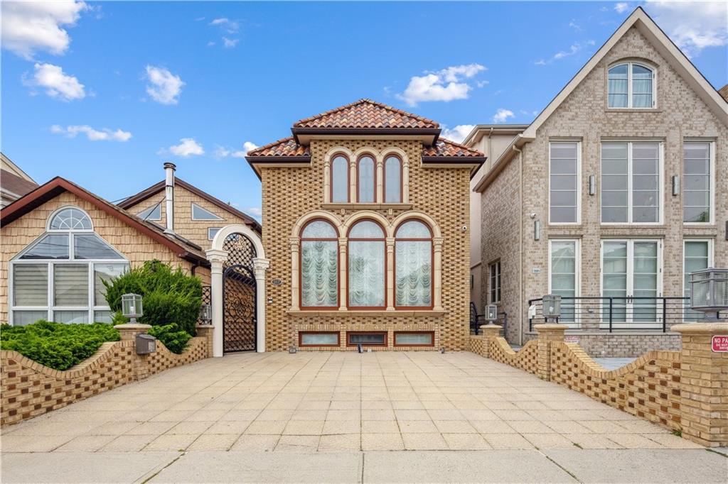 162 Norfolk Street Manhattan Beach Brooklyn NY 11235