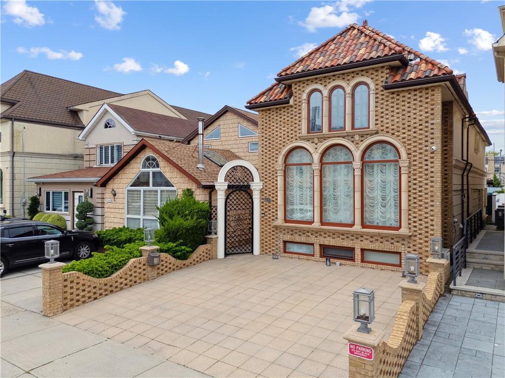 162 Norfolk Street Manhattan Beach Brooklyn NY 11235