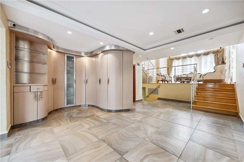 162 Norfolk Street Manhattan Beach Brooklyn NY 11235