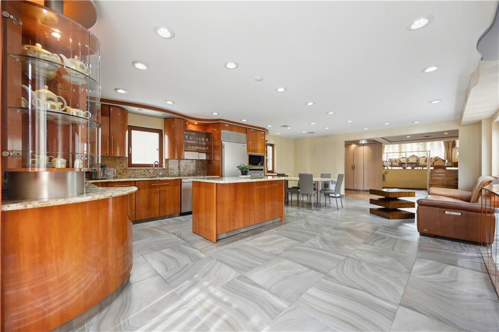 162 Norfolk Street Manhattan Beach Brooklyn NY 11235