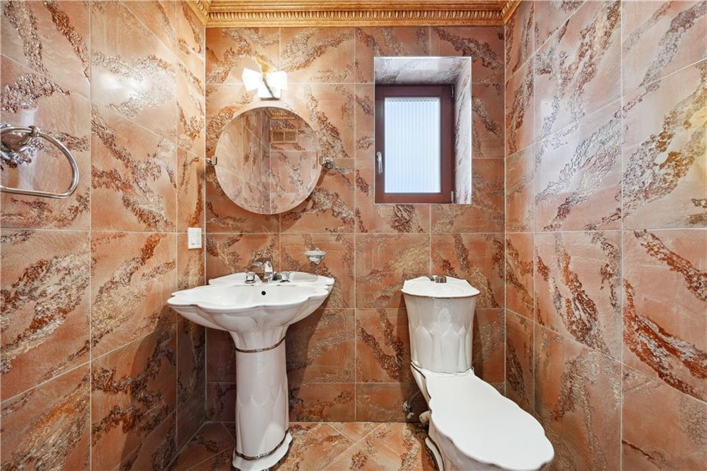 162 Norfolk Street Manhattan Beach Brooklyn NY 11235