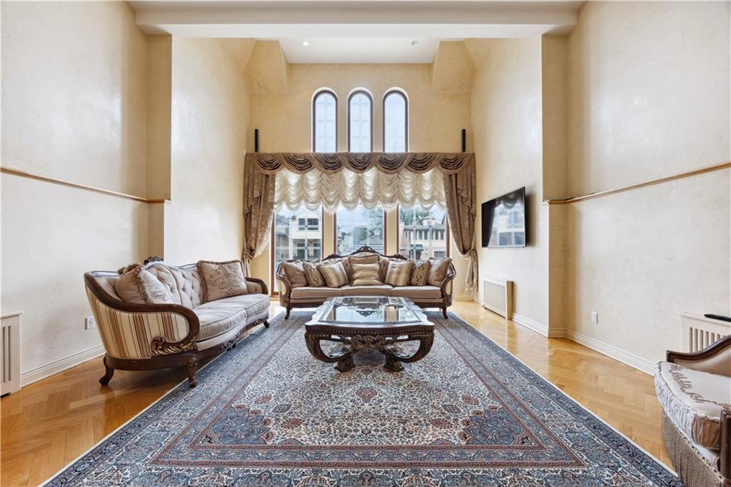 162 Norfolk Street Manhattan Beach Brooklyn NY 11235