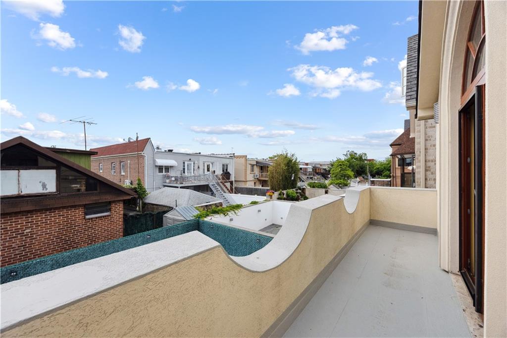 162 Norfolk Street Manhattan Beach Brooklyn NY 11235