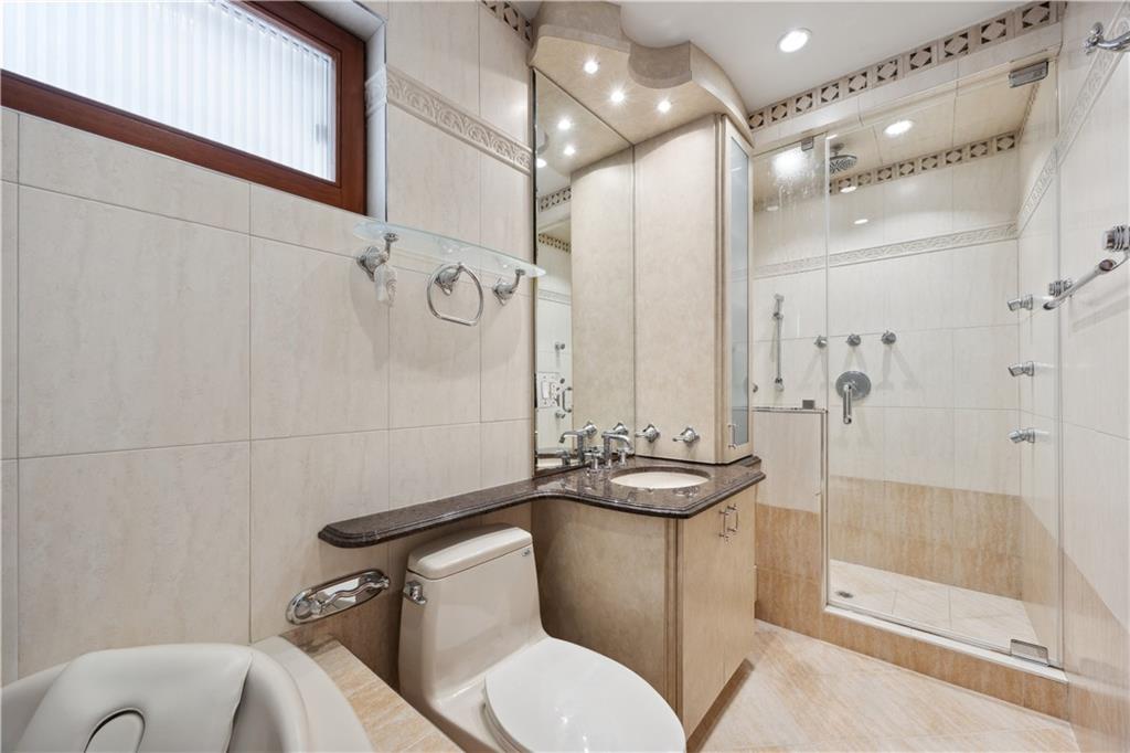 162 Norfolk Street Manhattan Beach Brooklyn NY 11235
