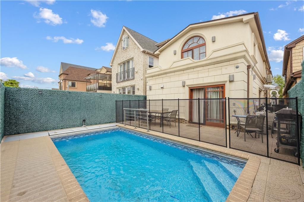 162 Norfolk Street Manhattan Beach Brooklyn NY 11235