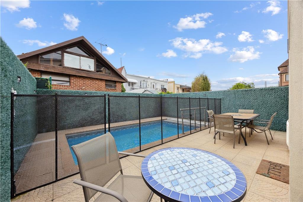 162 Norfolk Street Manhattan Beach Brooklyn NY 11235