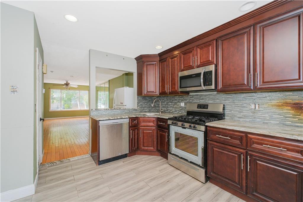 293 Wingham Street Rosebank Staten Island NY 10305