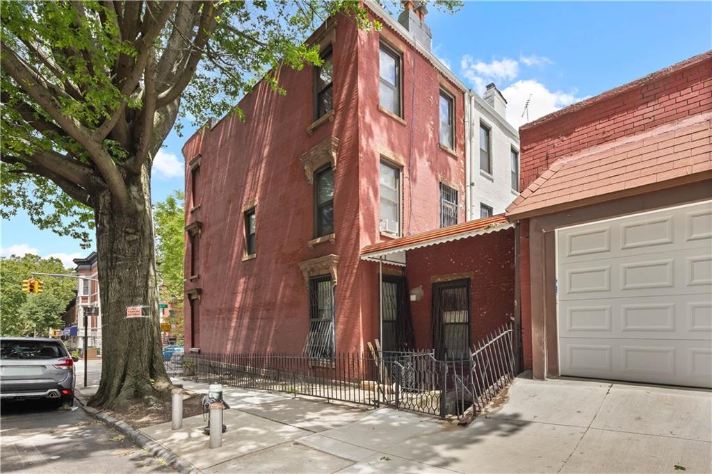 385 6th Ave Park Slope Brooklyn NY 11215
