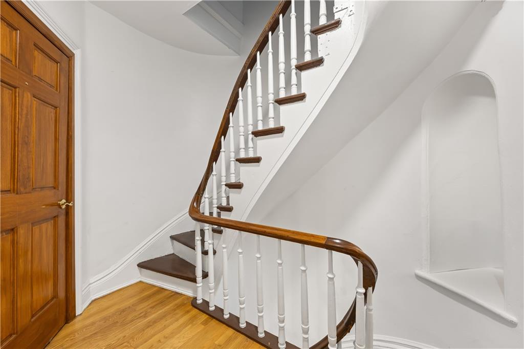 385 6th Ave Park Slope Brooklyn NY 11215