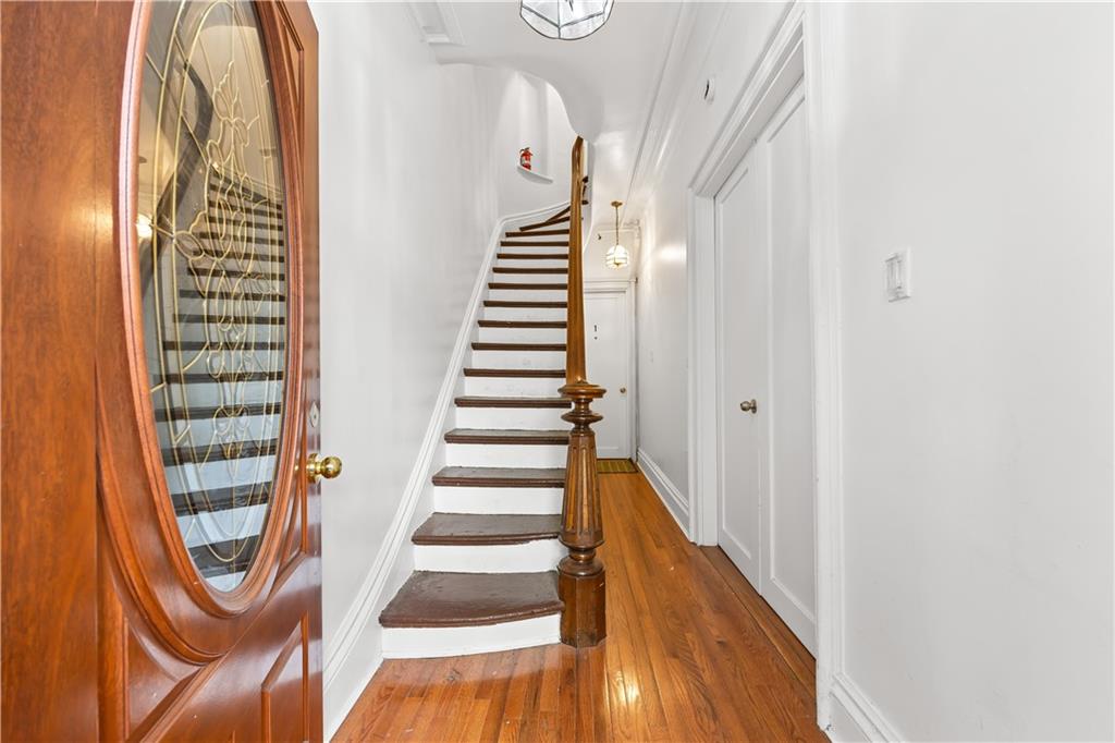 385 6th Ave Park Slope Brooklyn NY 11215