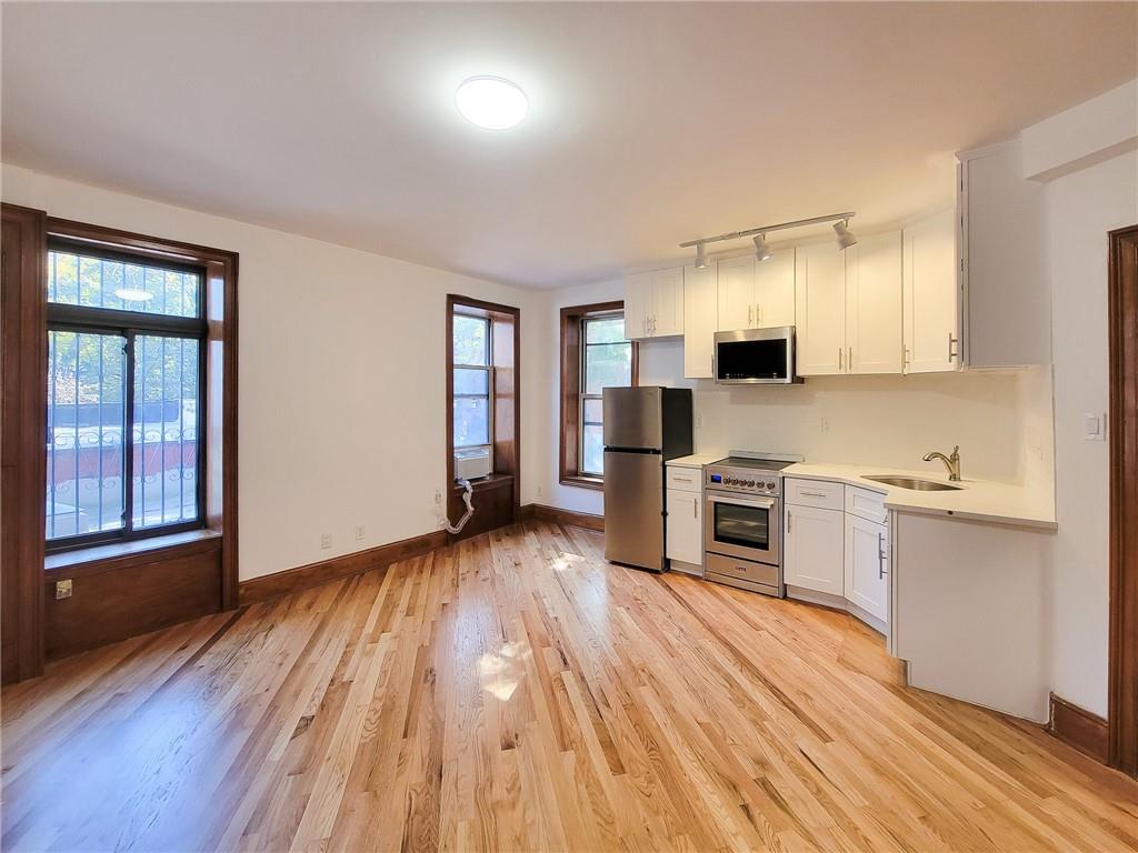 385 6th Ave Park Slope Brooklyn NY 11215
