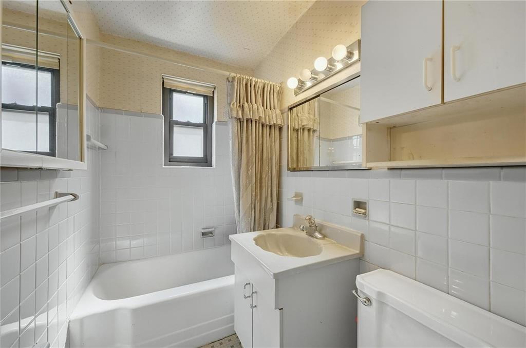91-49 153rd Avenue Howard Beach Howard Beach NY 11414