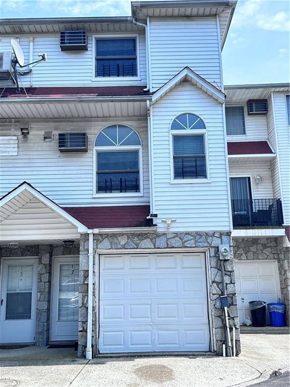 17 Temple Court Travis Staten Island NY 10314