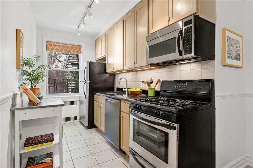 385 Argyle Road Ditmas Park Brooklyn NY 11218