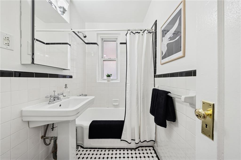 385 Argyle Road Ditmas Park Brooklyn NY 11218