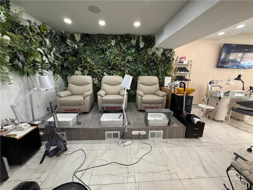 165 West End Avenue Manhattan Beach Brooklyn NY 11235