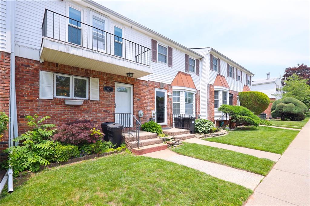 542 Golfview Court New Springville Staten Island NY 10314