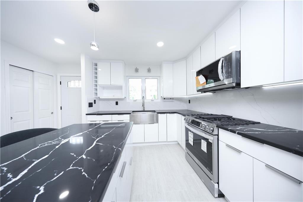 542 Golfview Court New Springville Staten Island NY 10314