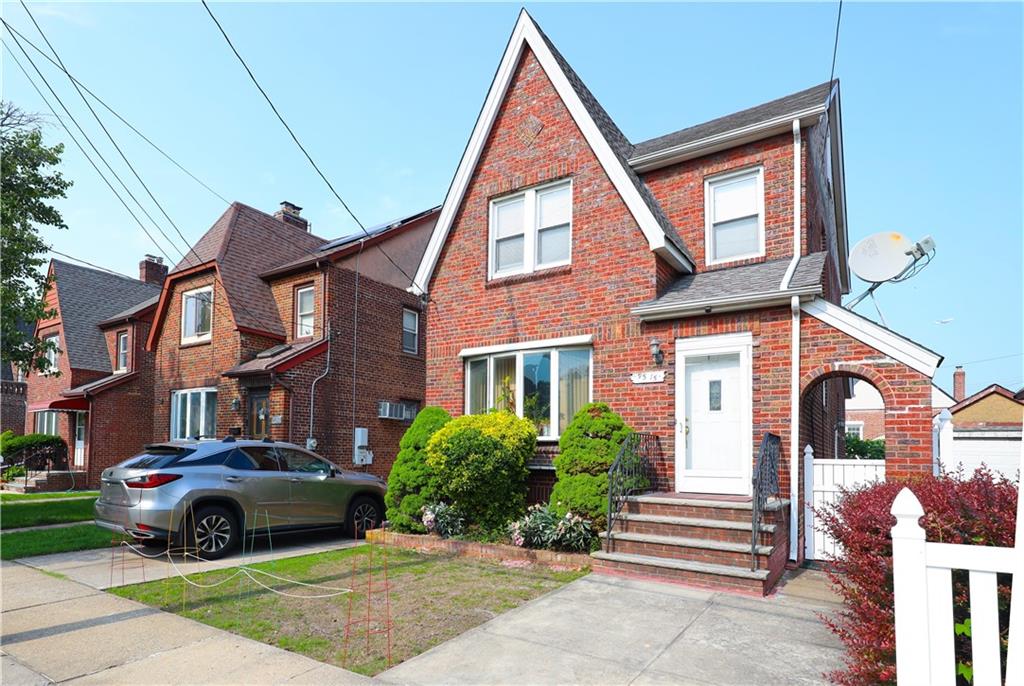 95-15 243rd Street Floral Park Floral Park NY 11001