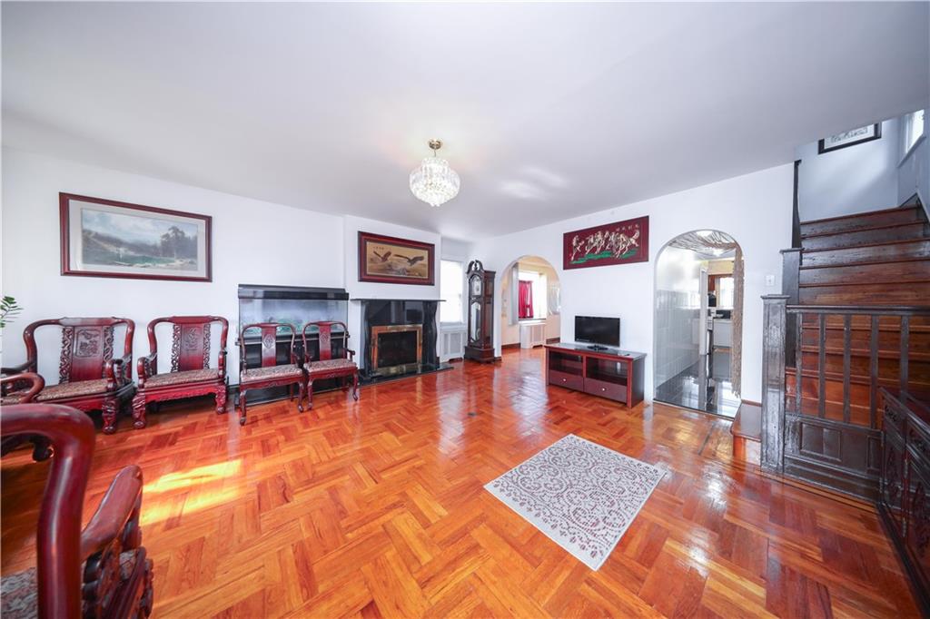 95-15 243rd Street Floral Park Floral Park NY 11001