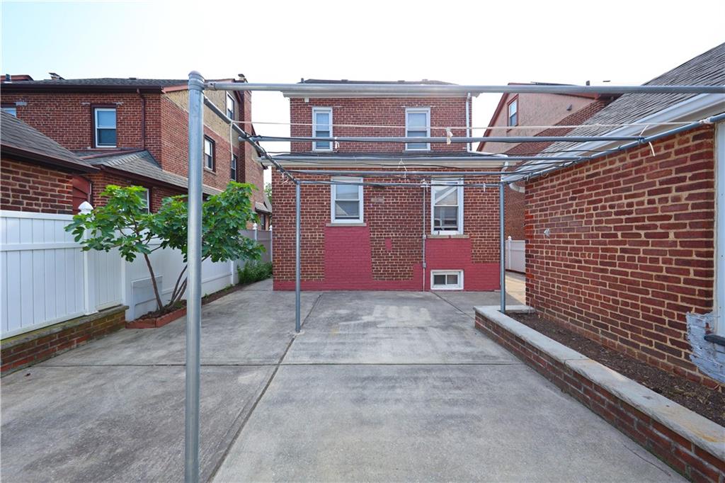 95-15 243rd Street Floral Park Floral Park NY 11001