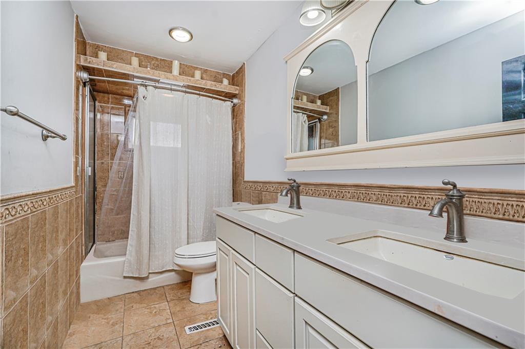 15 Oliver Place Bulls Head Staten Island NY 10314