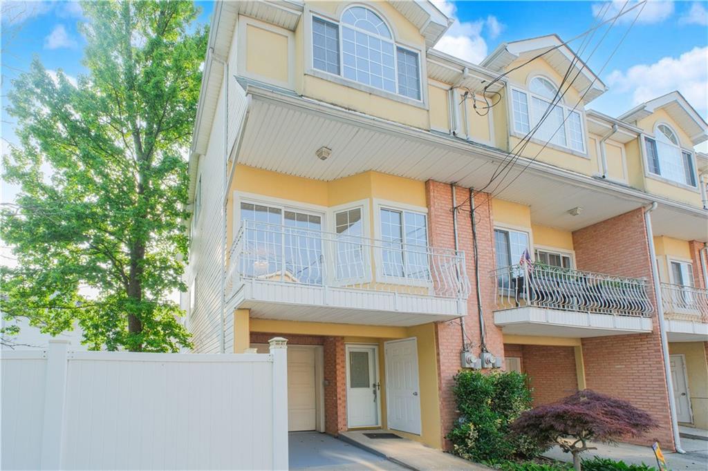 24 Ostrich Court Rossville Staten Island NY 10309