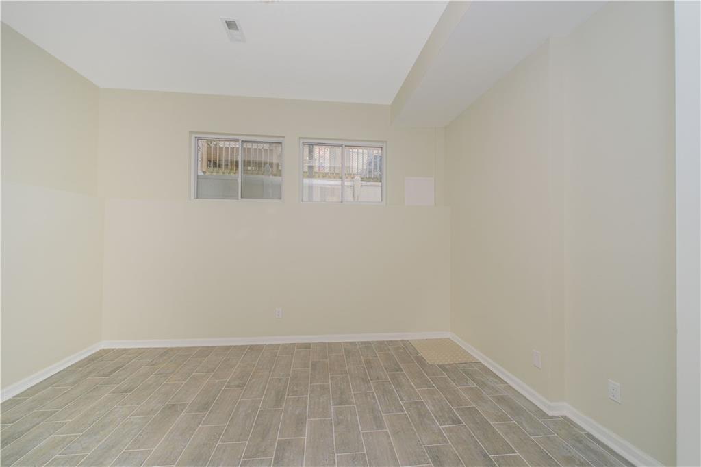 24 Ostrich Court Rossville Staten Island NY 10309
