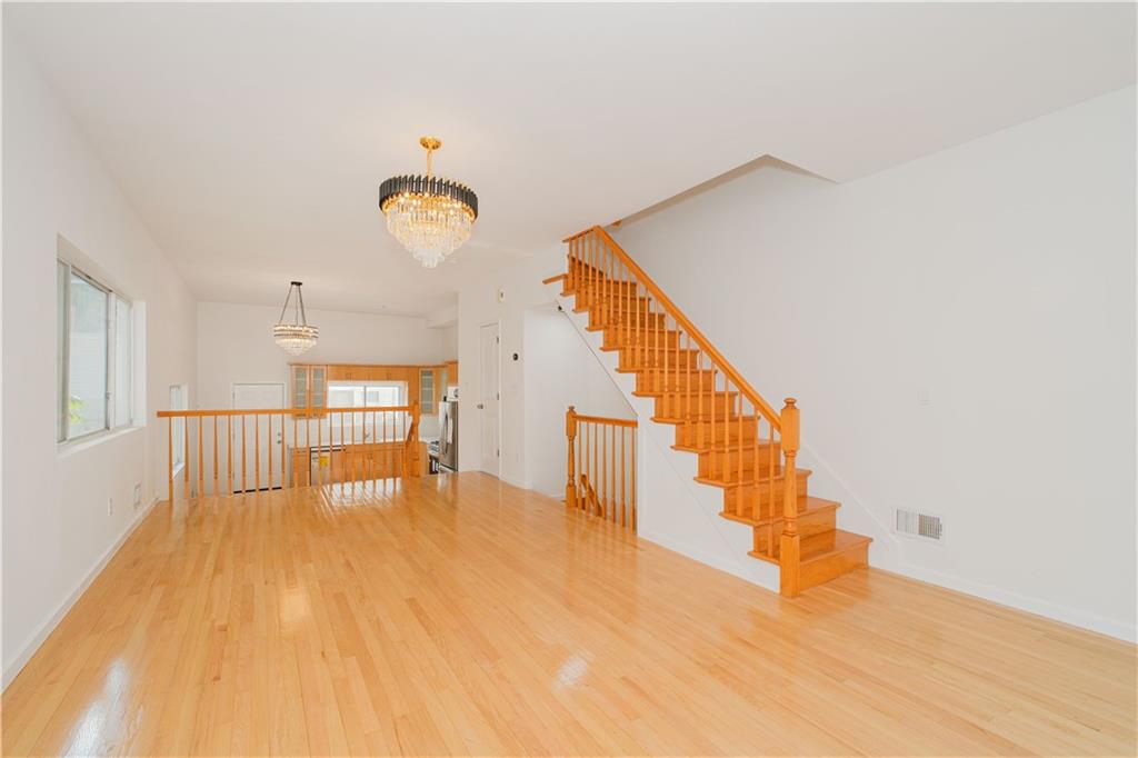 24 Ostrich Court Rossville Staten Island NY 10309