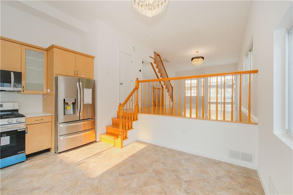 24 Ostrich Court Rossville Staten Island NY 10309