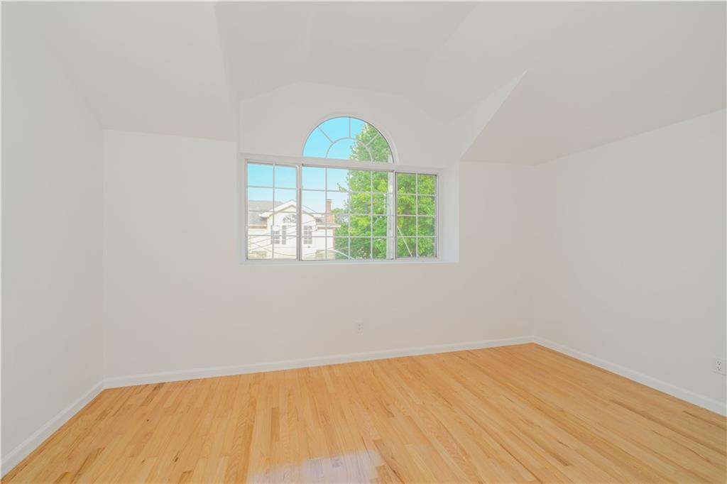 24 Ostrich Court Rossville Staten Island NY 10309