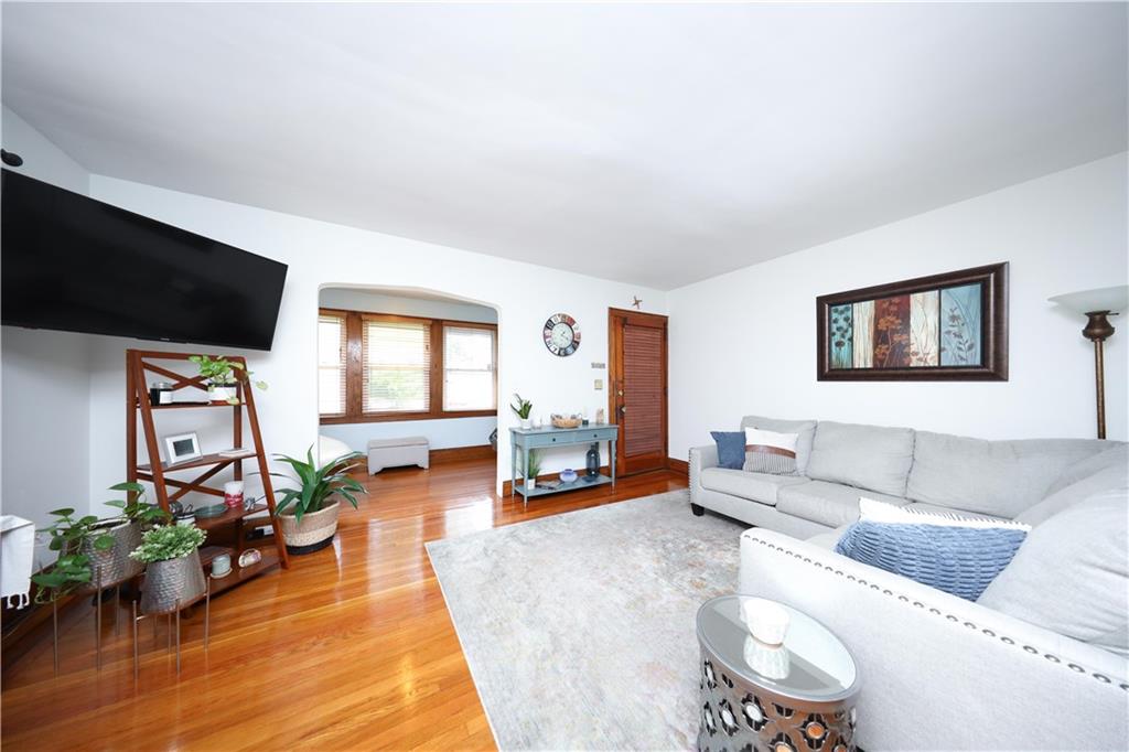 14 Joan Place Westerleigh Staten Island NY 10314