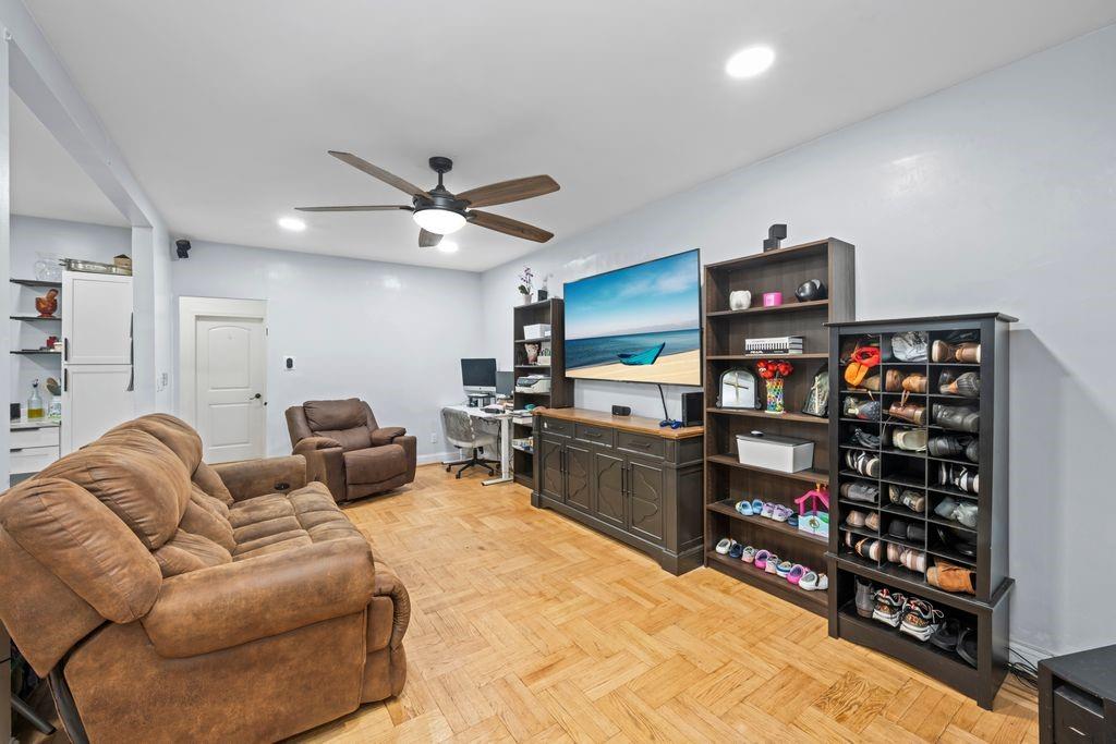 4105 Kings Hwy Flatlands Brooklyn NY 11234