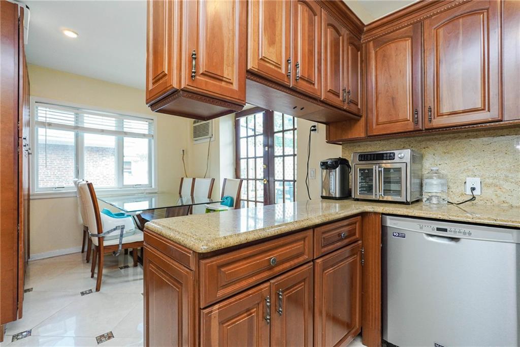 305 Avenue O Midwood Brooklyn NY 11230