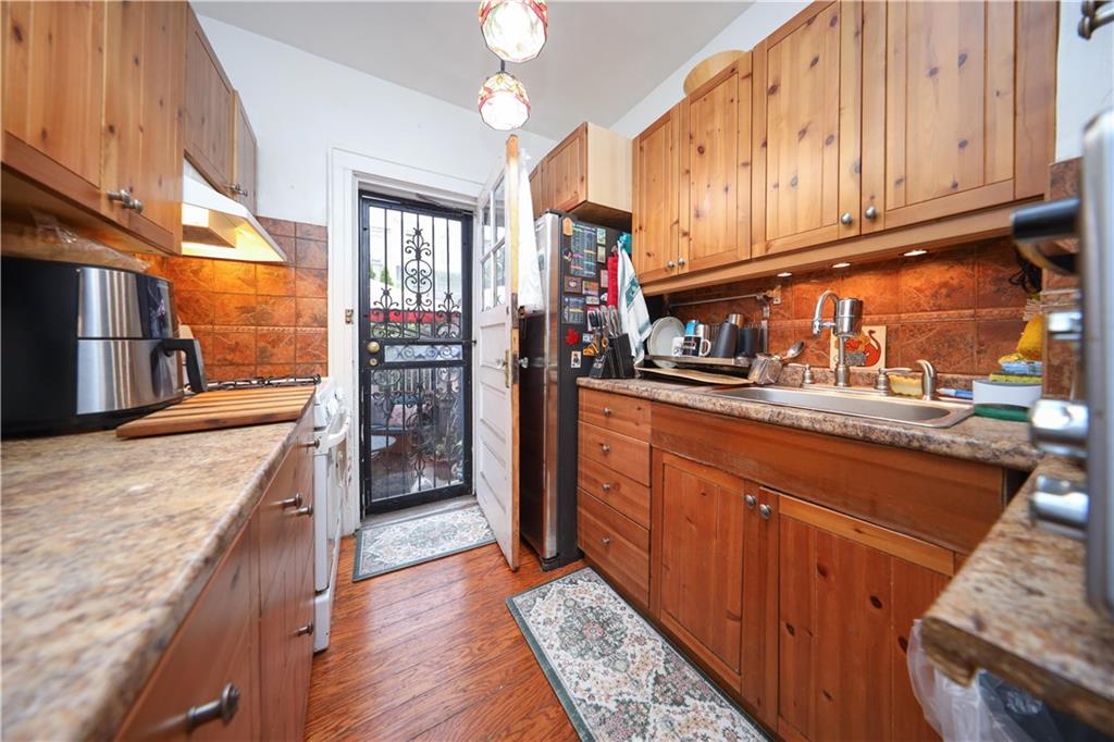 32 Gatling Place Dyker Heights Brooklyn NY 11209