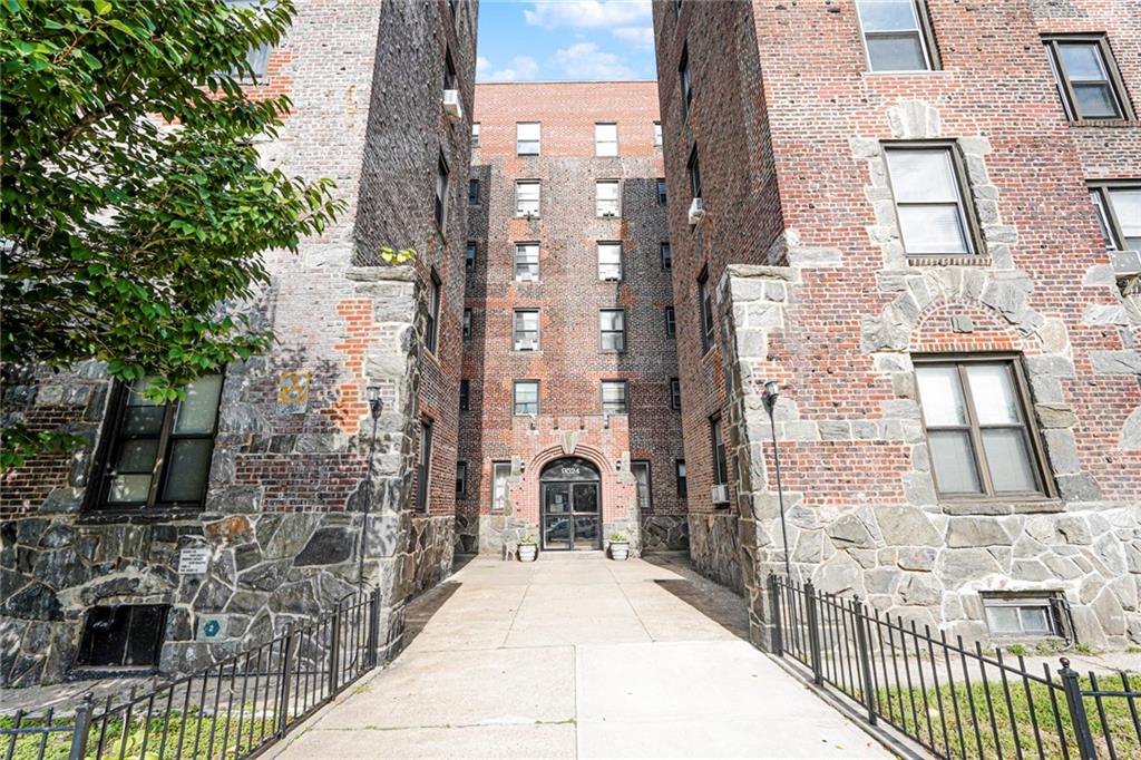 9524 Fort Hamilton Parkway Bay Ridge Brooklyn NY 11209