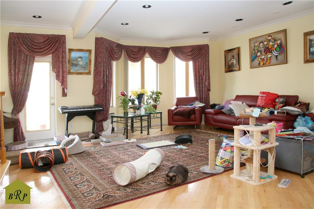 59 Bay 29th Street Bensonhurst Brooklyn NY 11214