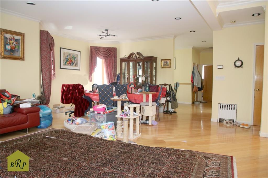59 Bay 29th Street Bensonhurst Brooklyn NY 11214