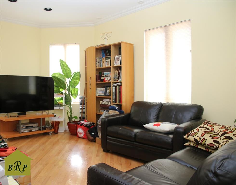 59 Bay 29th Street Bensonhurst Brooklyn NY 11214