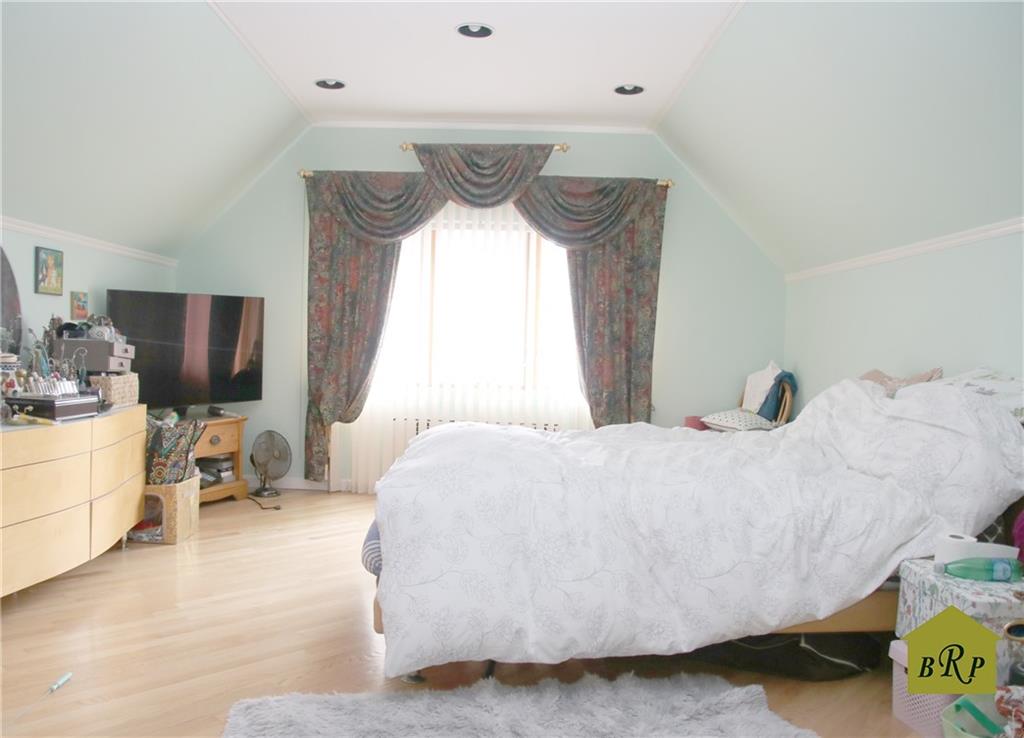 59 Bay 29th Street Bensonhurst Brooklyn NY 11214