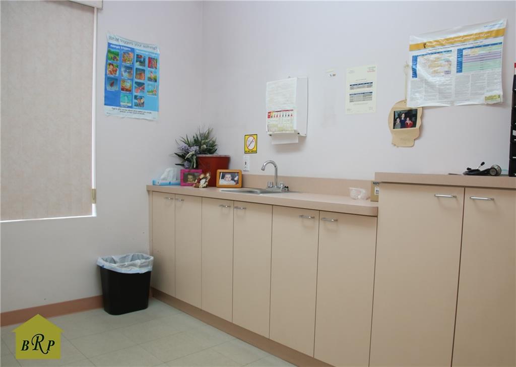 59 Bay 29th Street Bensonhurst Brooklyn NY 11214