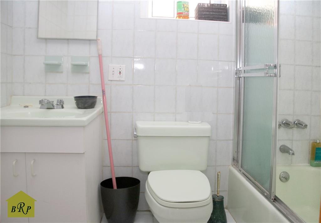 59 Bay 29th Street Bensonhurst Brooklyn NY 11214