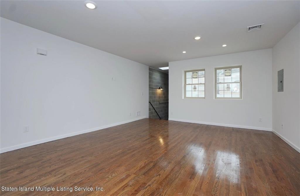 3018 Richmond Terrace Mariner's Harbor Staten Island NY 10303