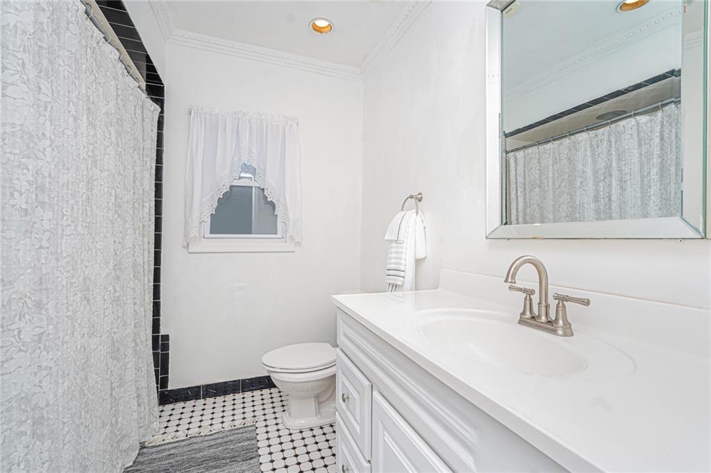 443 Ridgewood Avenue Eltingville Staten Island NY 10312